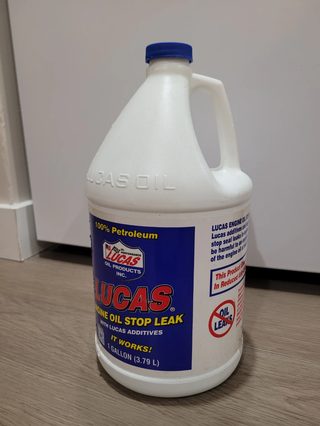 Lucas Oil Engine Oil Stop Leak 1 Gallon - photo 2