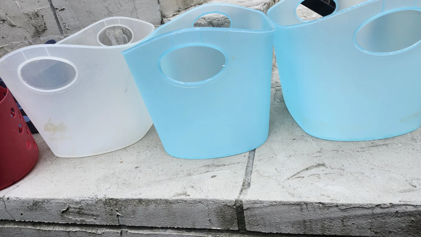 Set of 5 Plastic Storage Baskets (Blue, Red, White) - photo 2