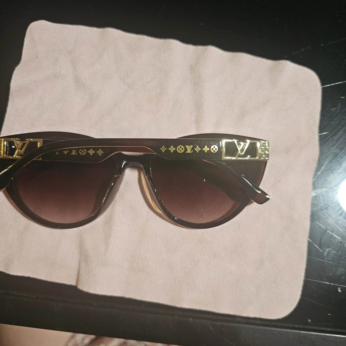 Louis Vuitton Sunglasses - photo 3