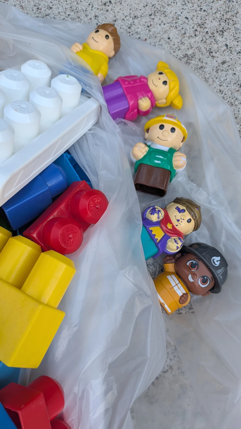 Large bag of building blocks and figures - photo 3