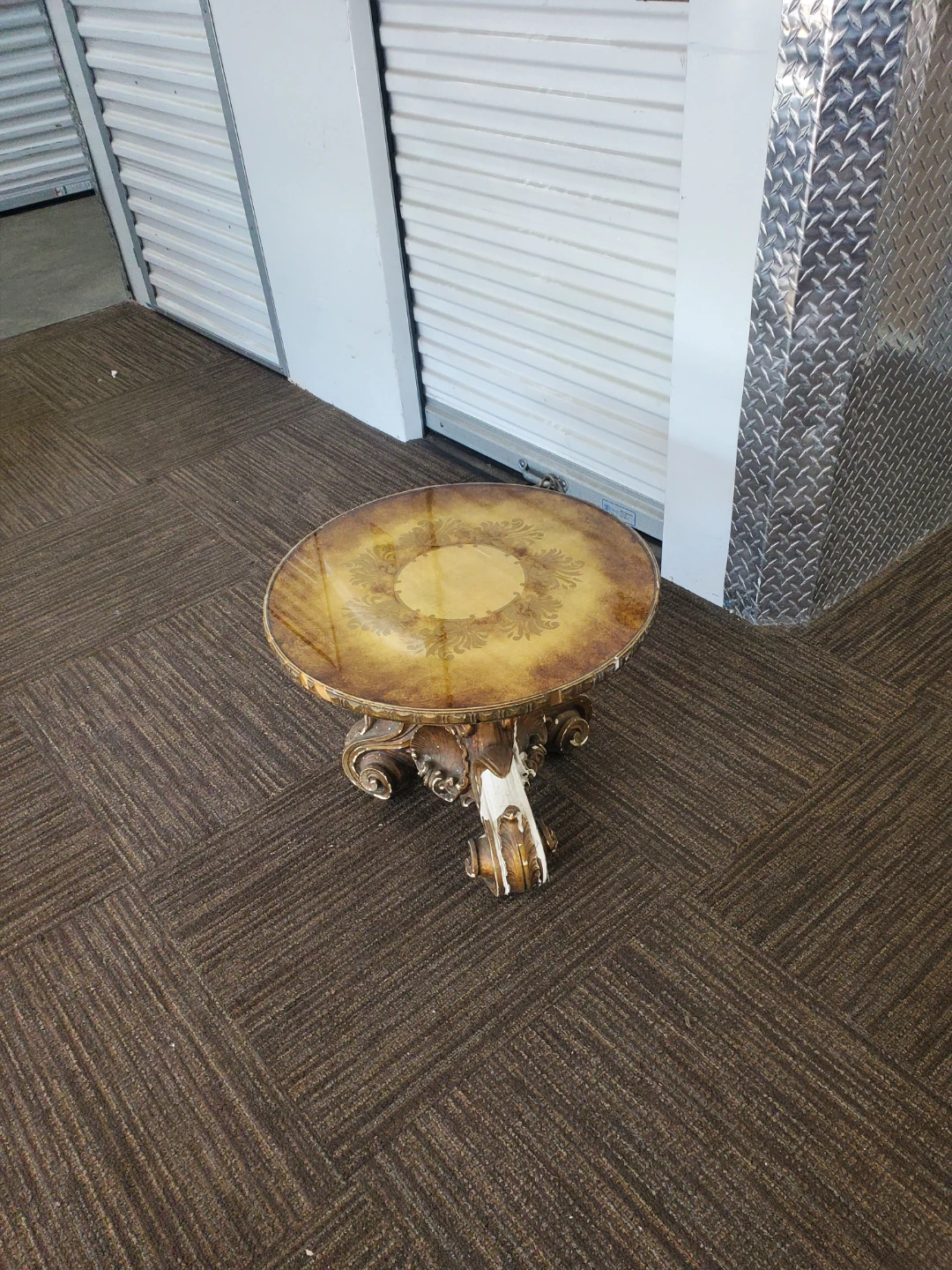 Ornate Pedestal Table with Decorative Top - photo 2