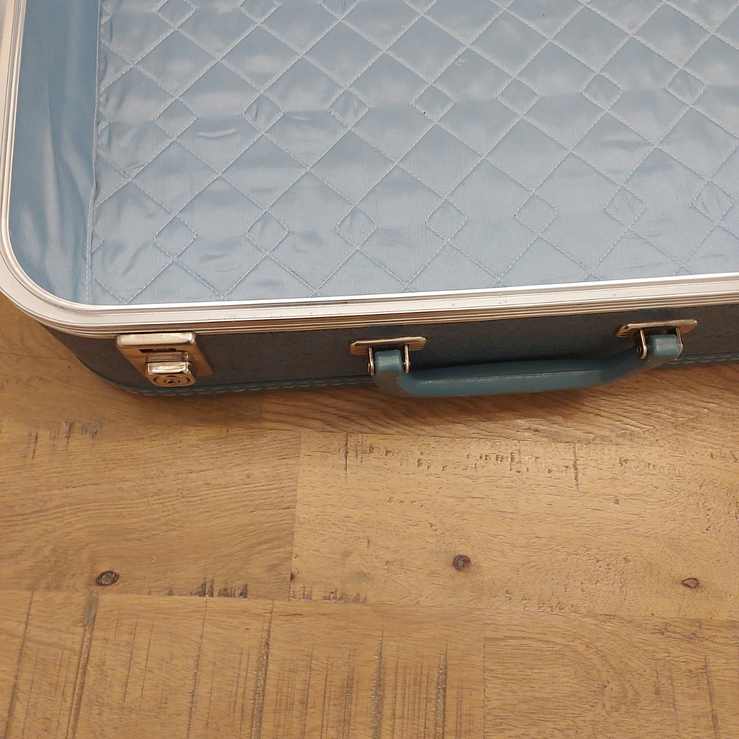 Vintage Blue Suitcase - photo 4