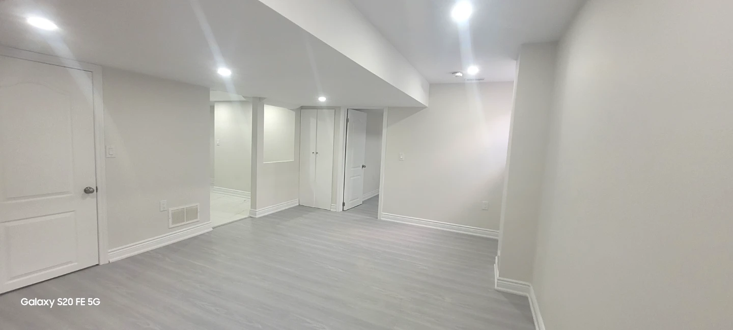 LEGAL 2 BEDROOM APARTMENT  FOR RENT OF LARGE DETACHED HOME