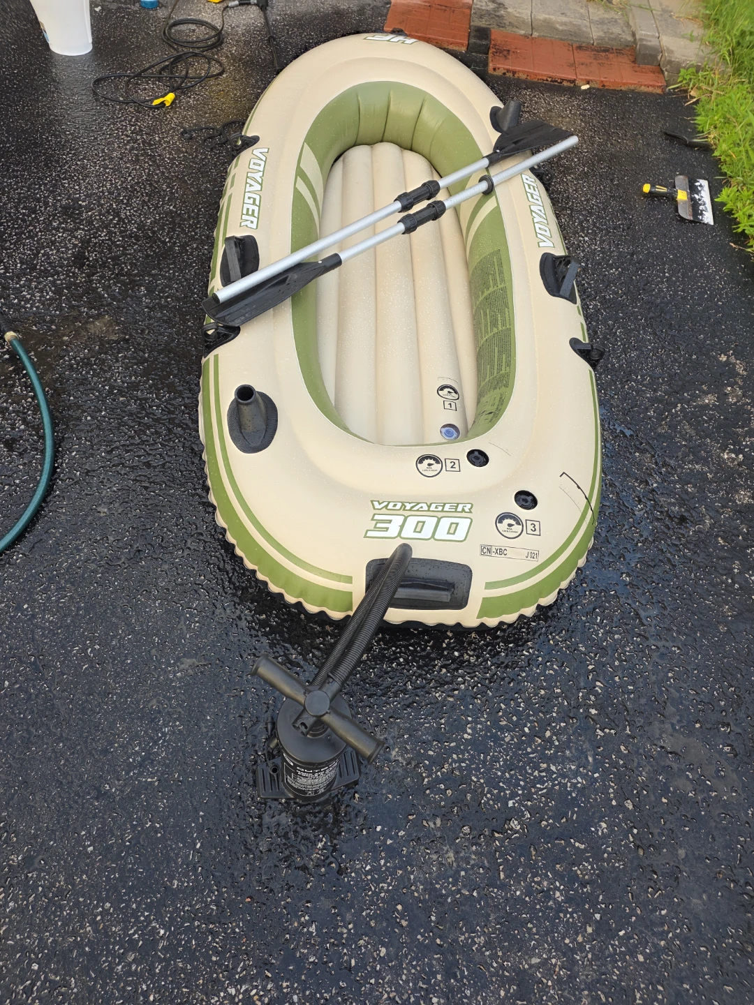 Inflatable Raft Set with Pump and Oars - photo 3