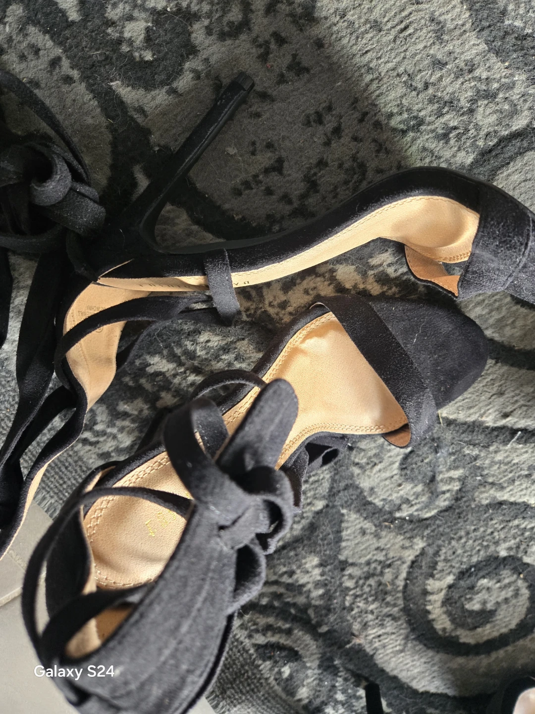 Black Suede Block Heel Sandals - photo 3