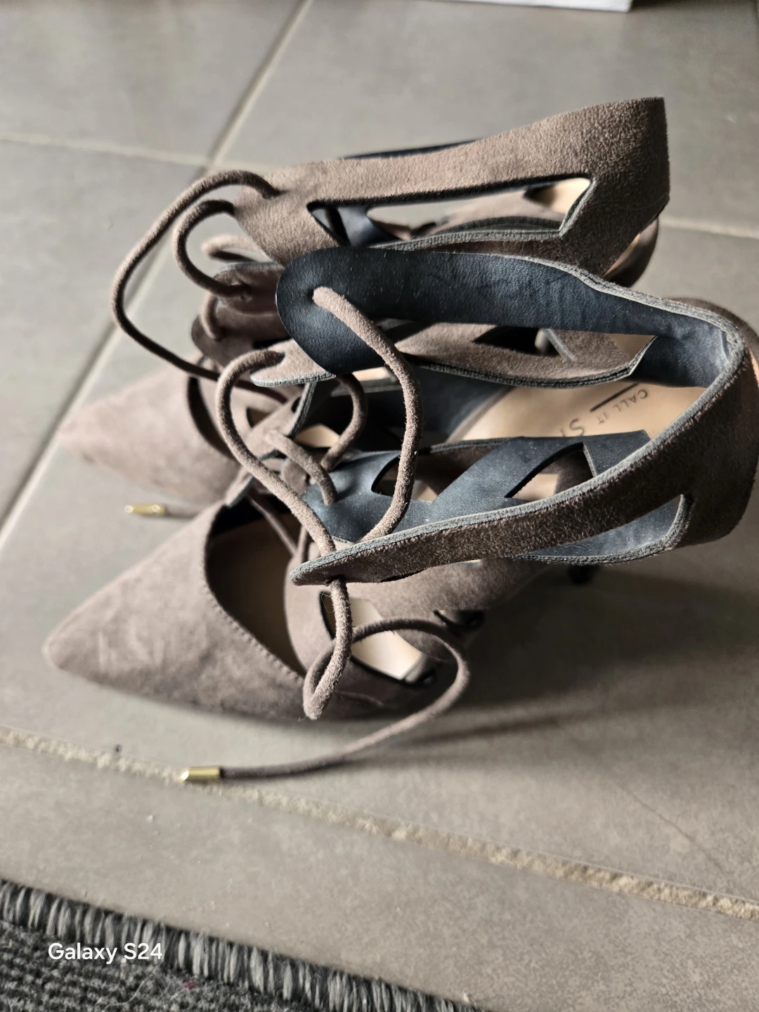 Black Suede Block Heel Sandals - photo 4