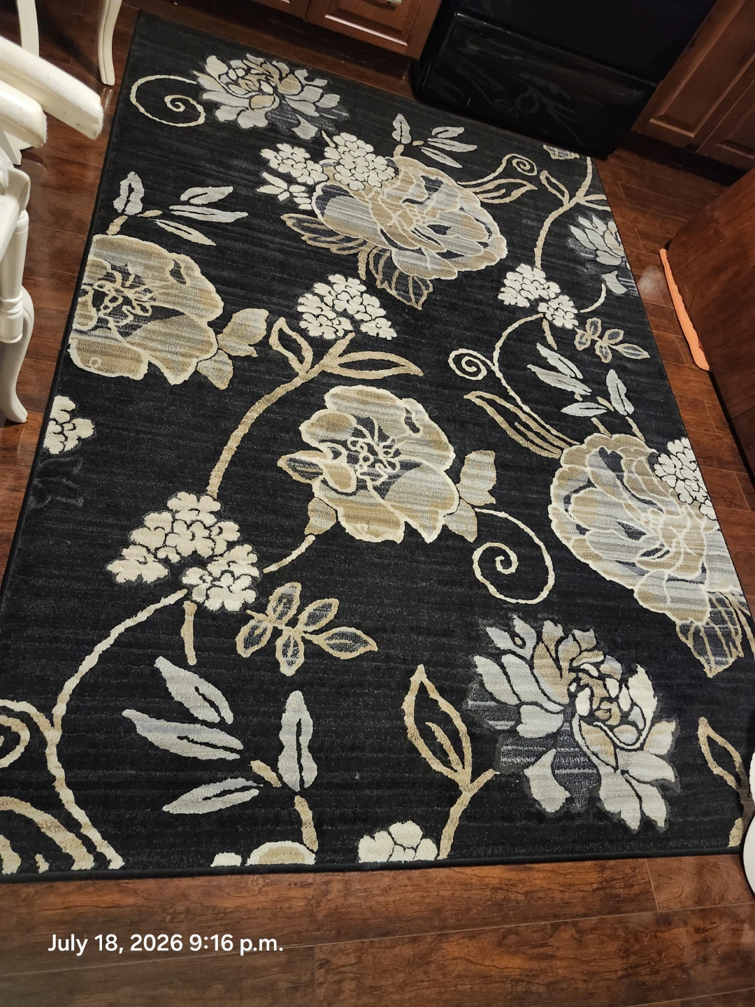 5 x 7 Black Floral Area Rug