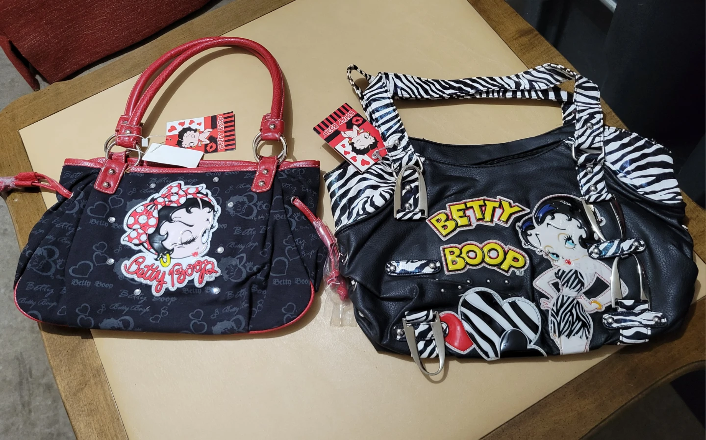 Vintage Betty Boop Handbags - 2 Pcs Y2K Shoulder Bags. - photo 2