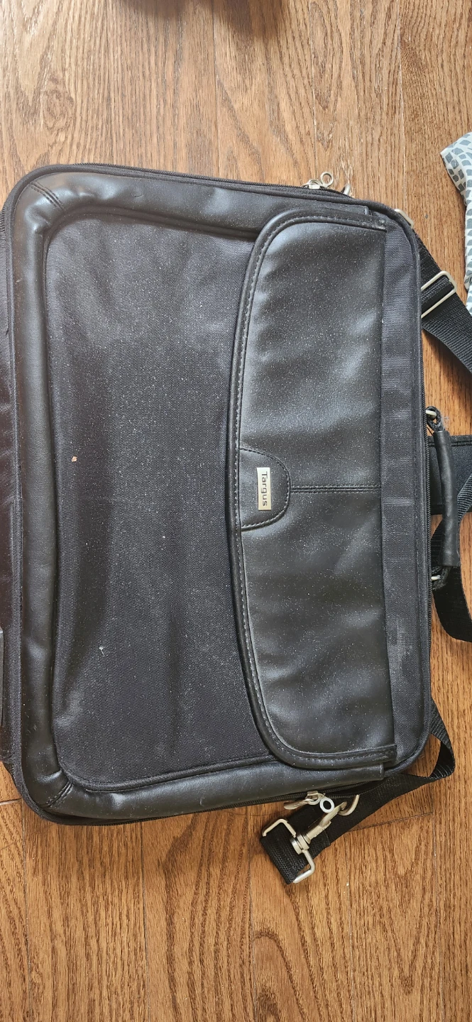 Targus Black Laptop Bag with Shoulder Strap