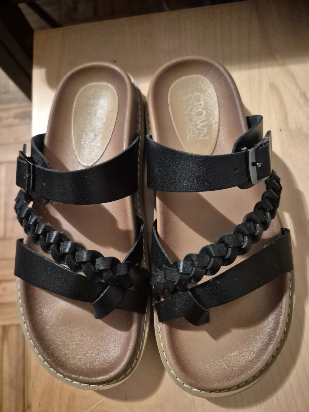 Crown Vintage Size 7 Black Braided Sandals