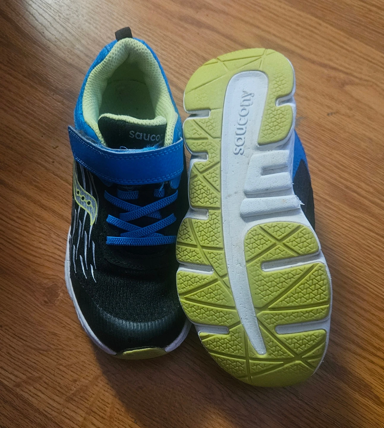 Boys Saucony Runners Size 1 - photo 2