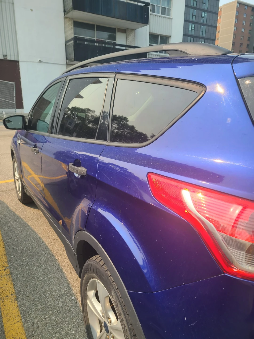 Blue Ford Escape - photo 4