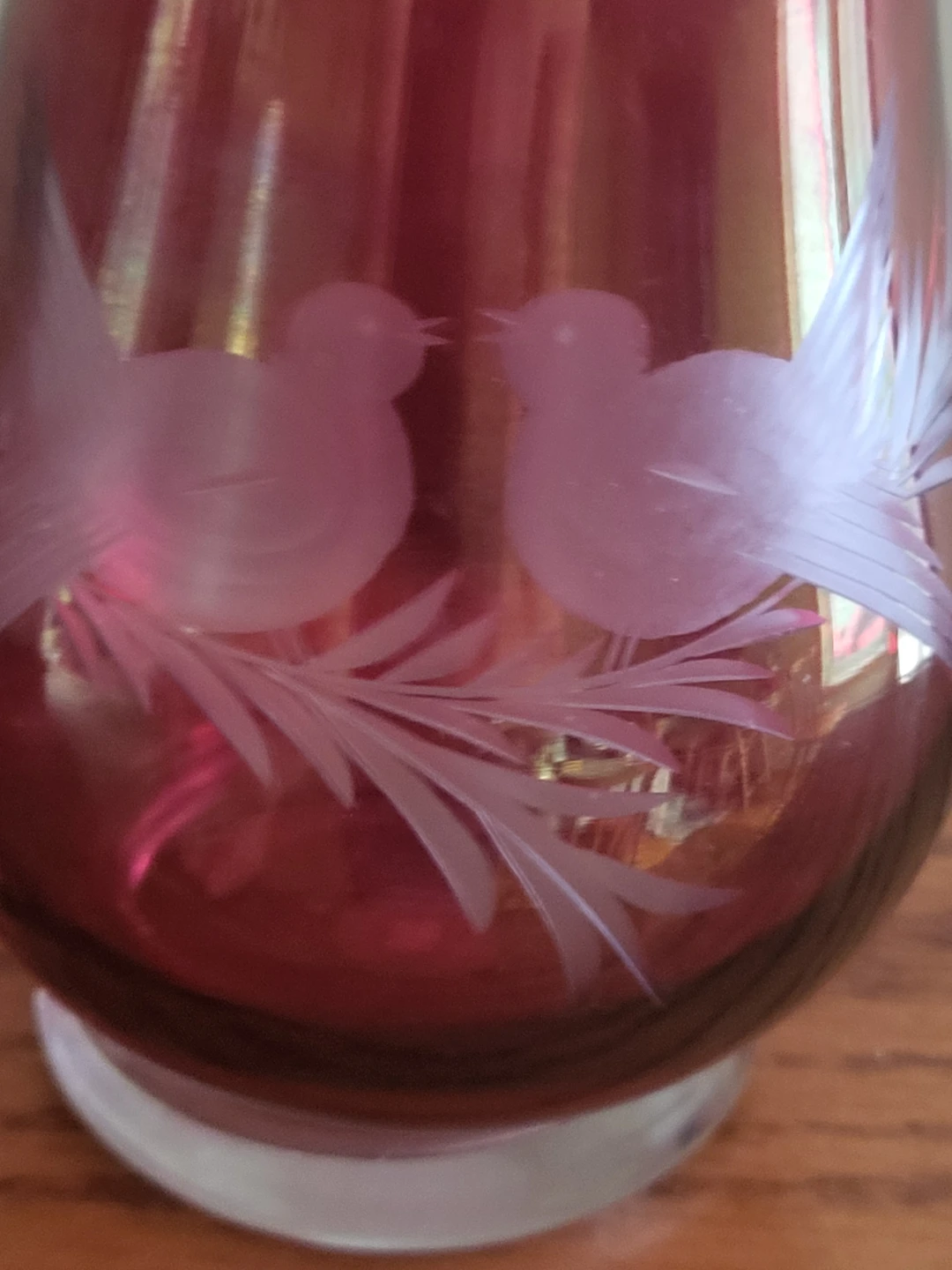 Handcrafted Canada Red Glass Vase with Bird Etching - photo 4