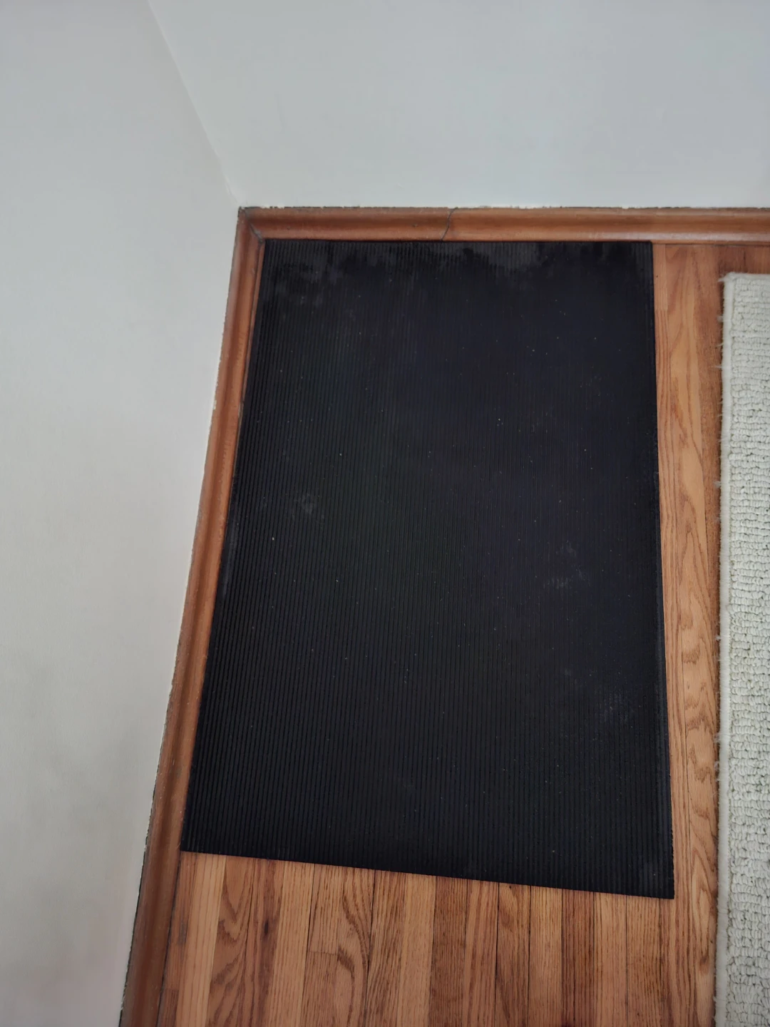 Black Ribbed Rubber Mat
