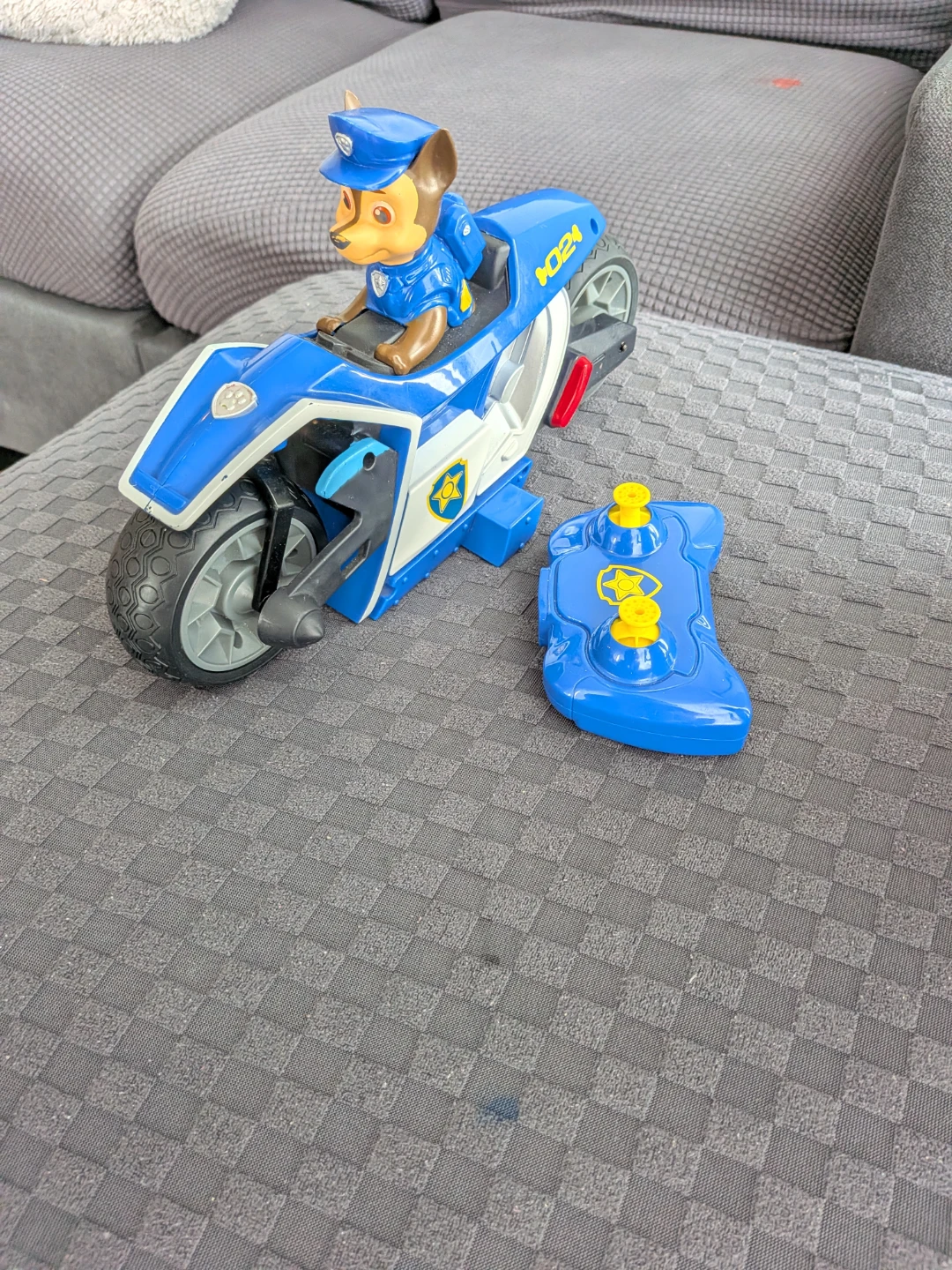 Paw Patrol Chase's Cruiser Motorcycle with Remote