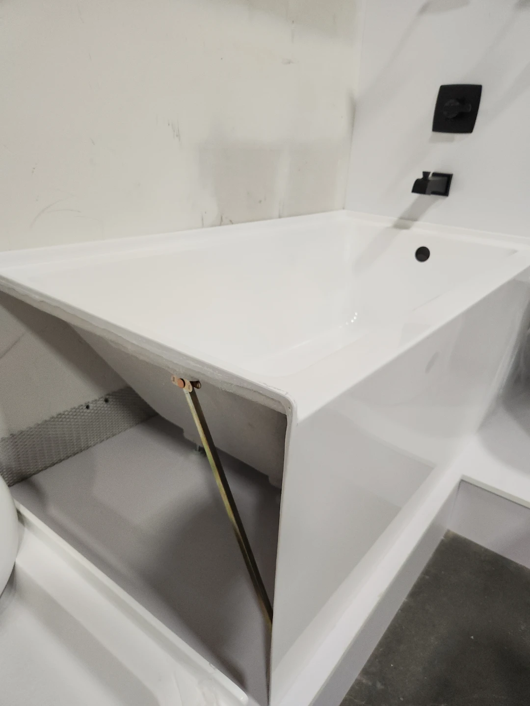 Bathroom tube - photo 2