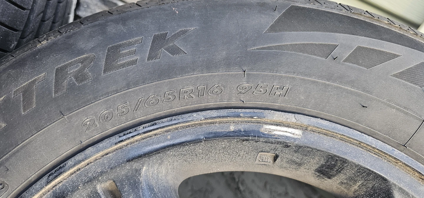 Set of 4 Maxtrek Maximus M2 Tires 205/65R16 - photo 2