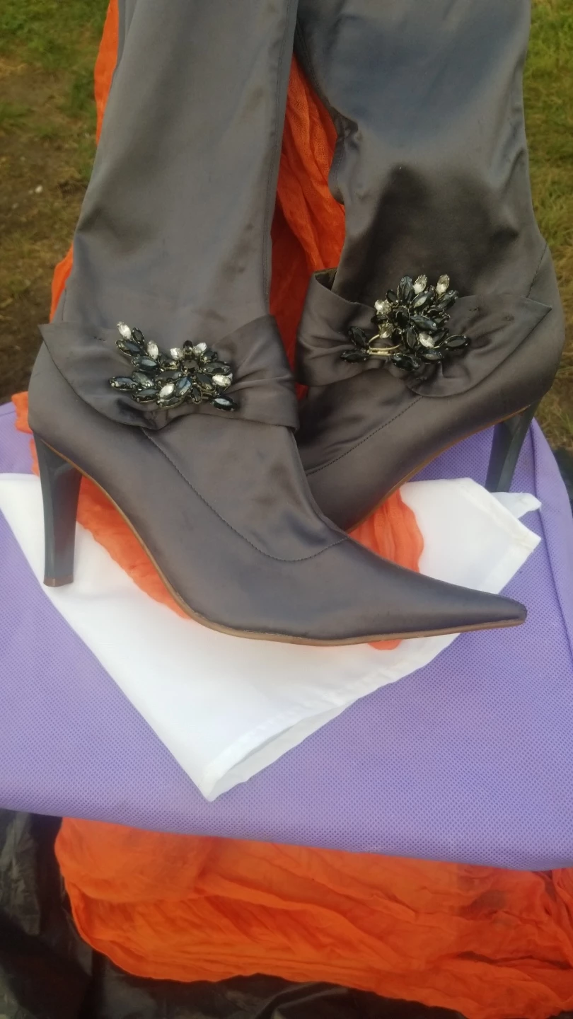 Nine West Grey Satin Heeled Boots with Embellishment Size 7 - photo 2