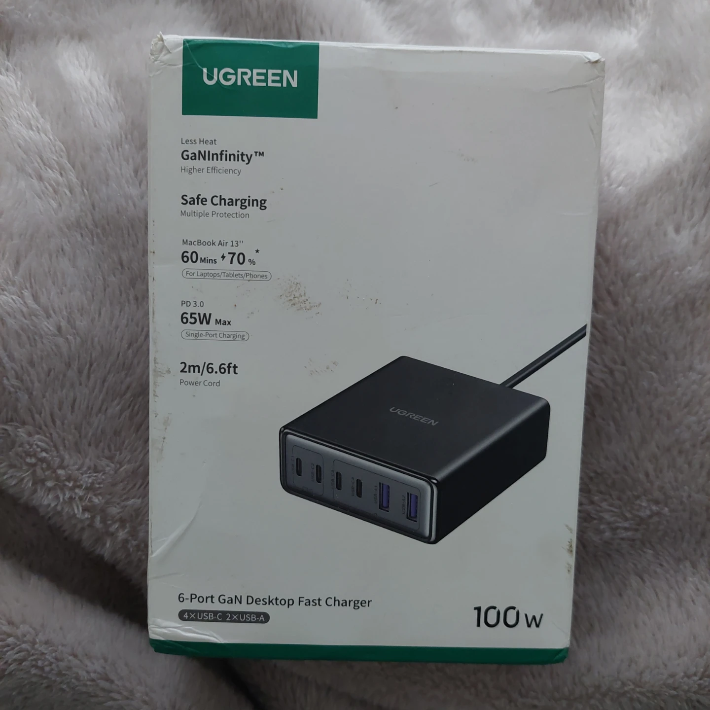 Ugreen 100W 6-port GaN Desktop Fast charger block