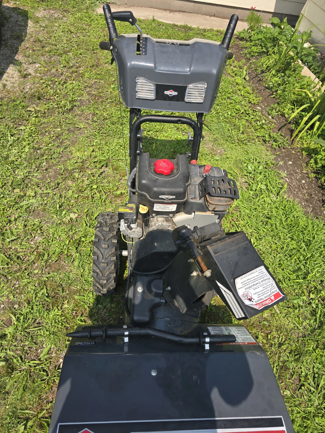 Briggs & Stratton 1226HD Snow Blower - photo 3