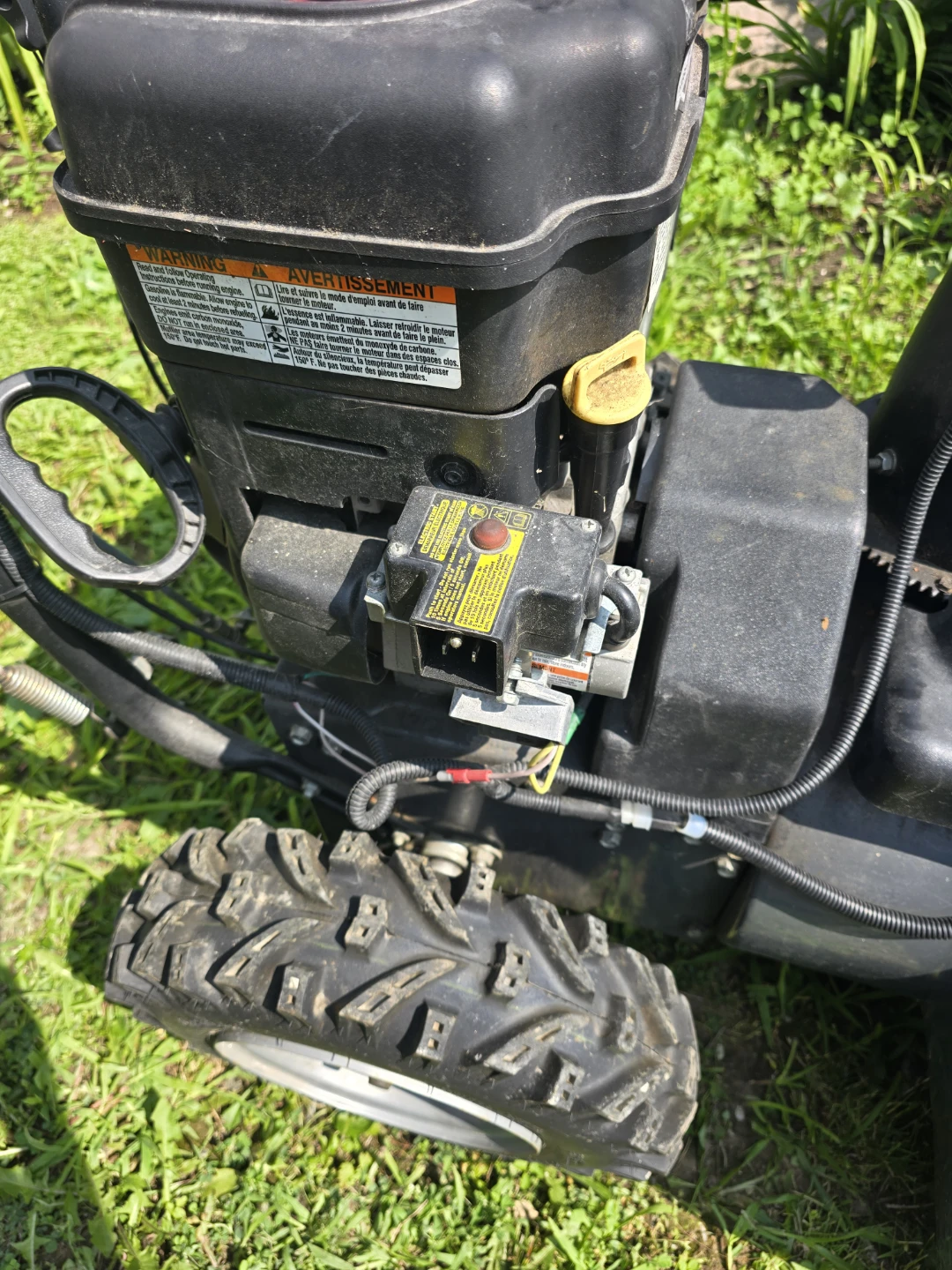 Briggs & Stratton 1226HD Snow Blower - photo 4