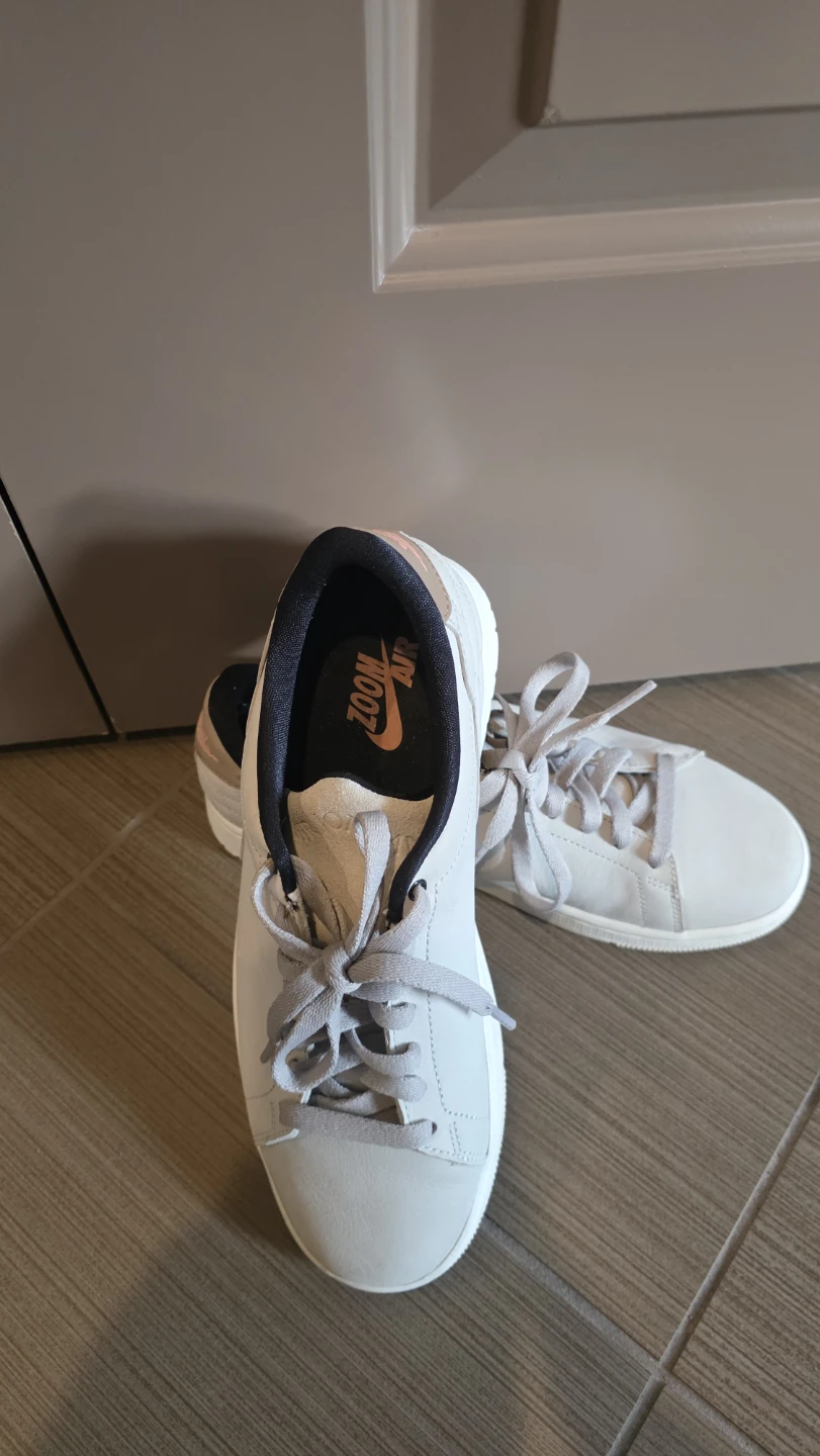 Air Jordan 1 Low SE - photo 2