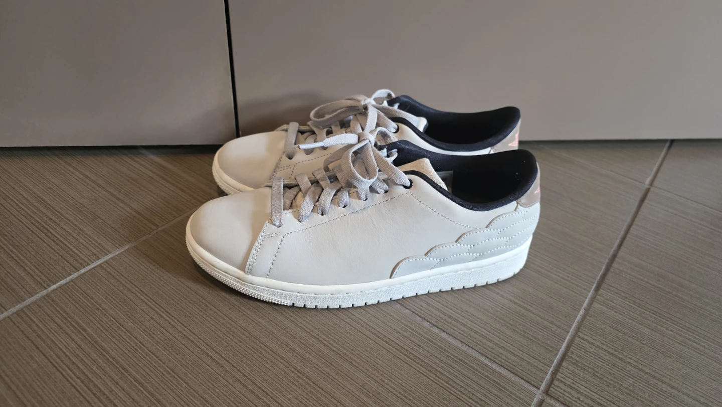 Air Jordan 1 Low SE - photo 4