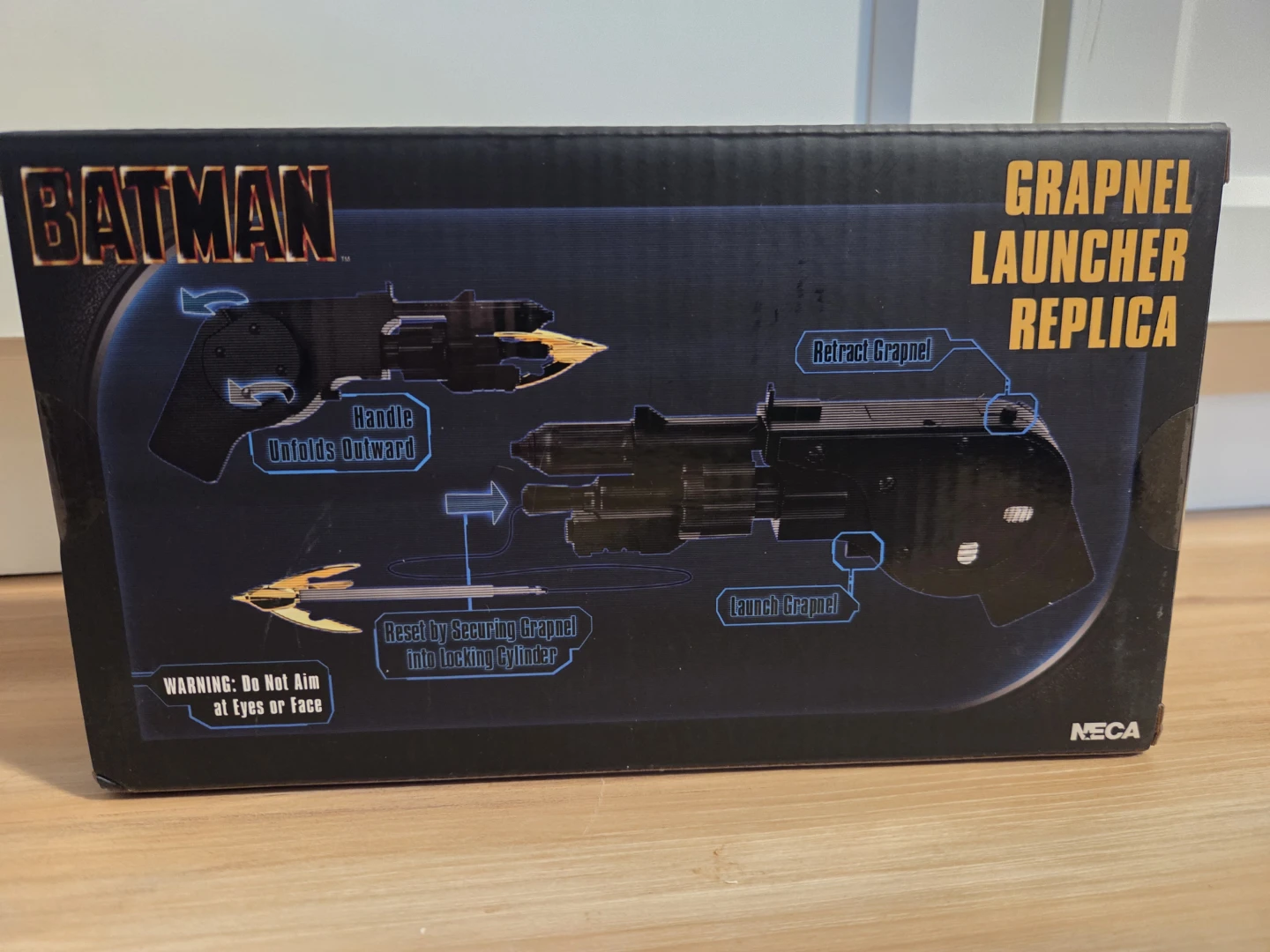 NECA Batman Grappling Launcher Replica - photo 2