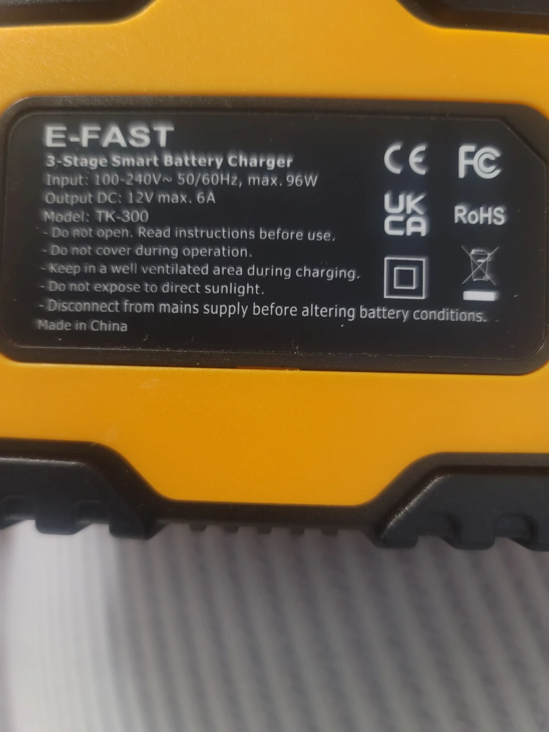 E-FAST TK-300 3-Stage Smart Battery Charger - photo 2