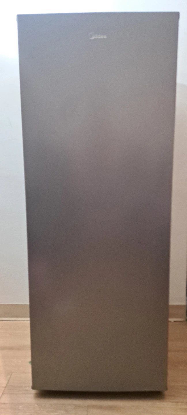 Midea 6.9 cu. ft. Convertible Upright Freezer - photo 3