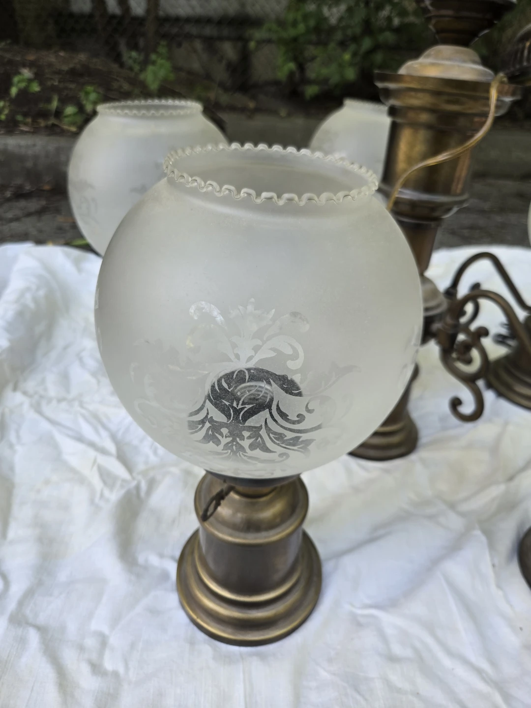 Vintage 6-Light Chandelier with Frosted Glass Globes - photo 3