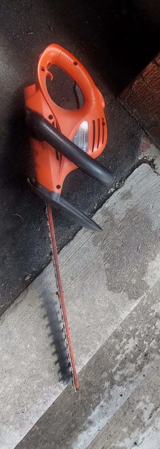 Black & Decker Hedge Trimmer HHT500