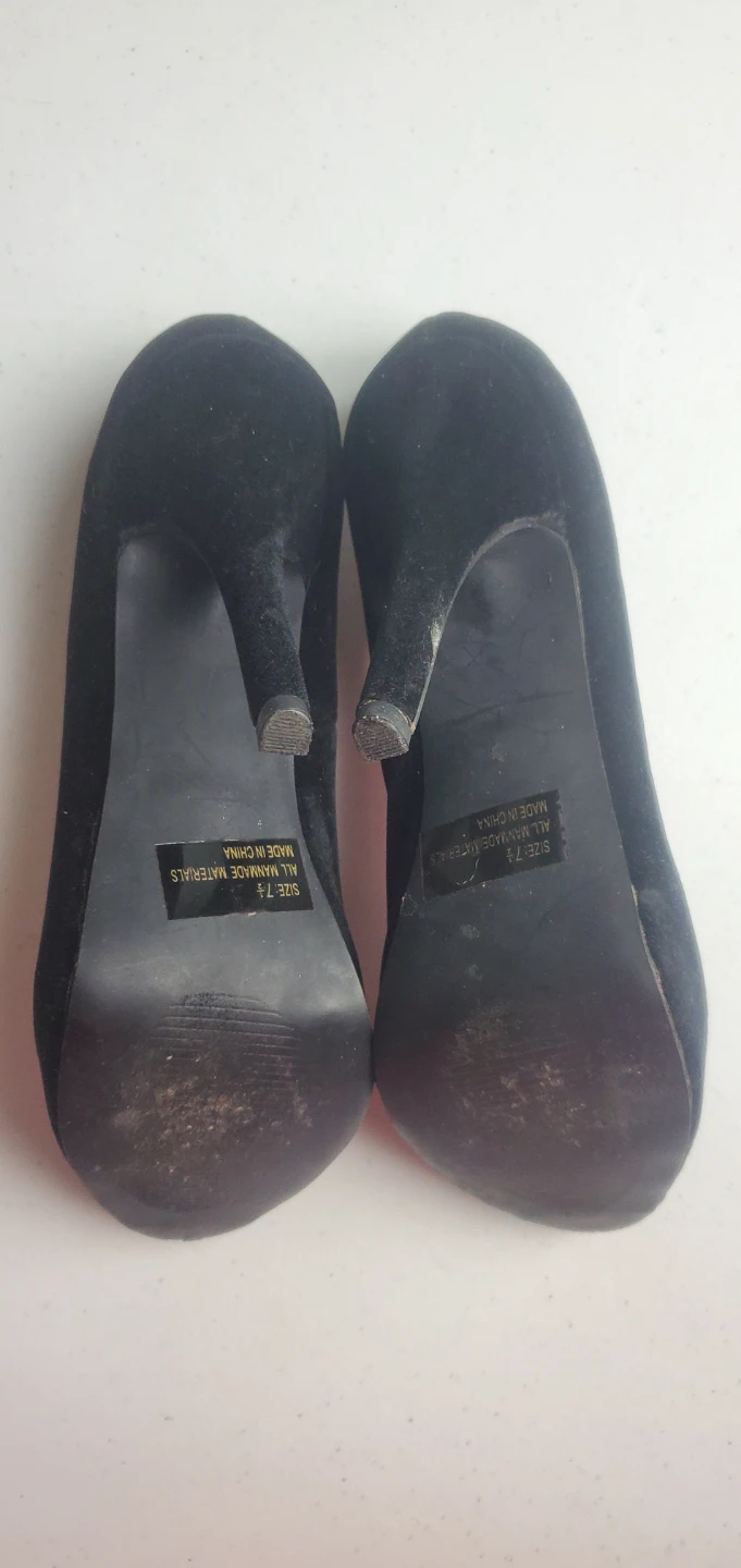 Qupid Black Velvet Heels Size 7.5 - photo 3