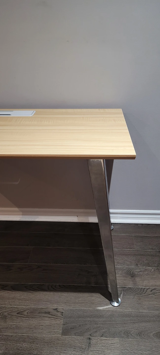 Desk - photo 5
