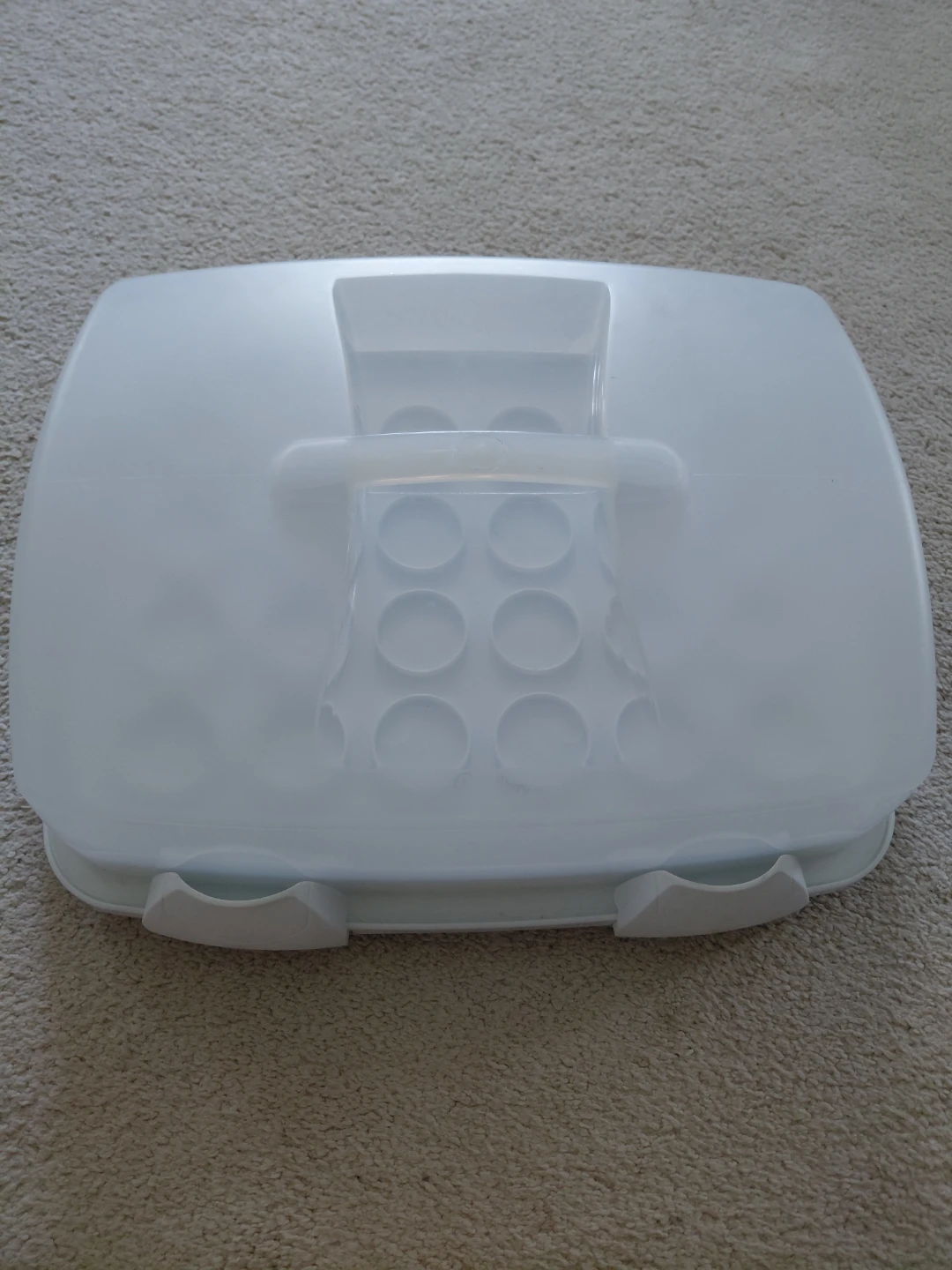 White Plastic Cupcake Carrier