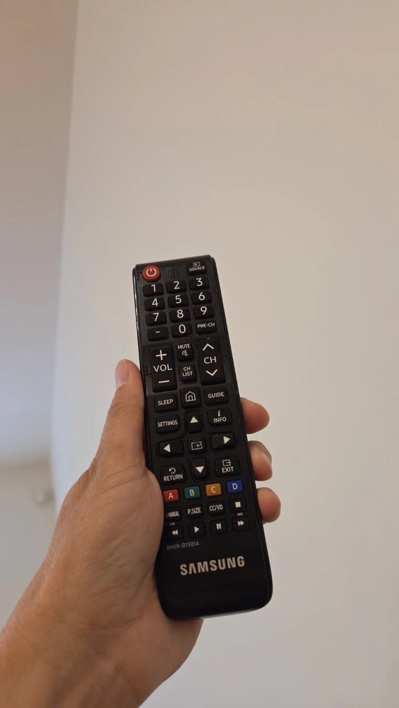 40-inch TV - photo 2