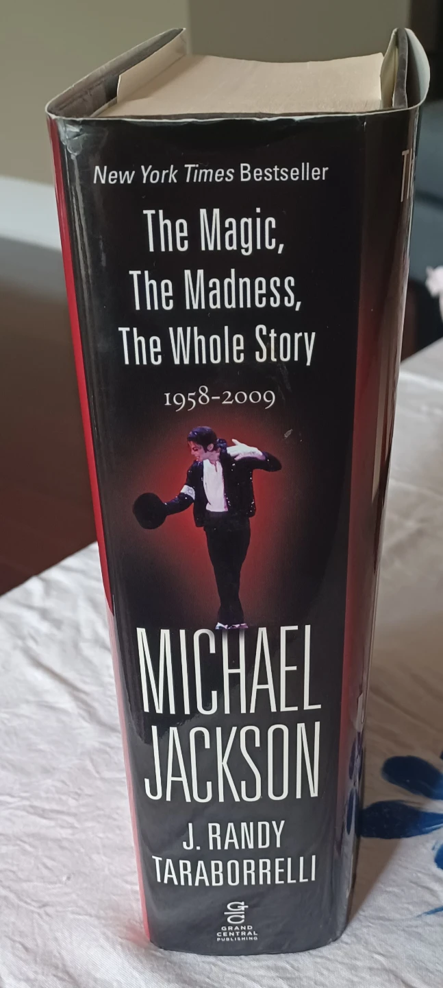 Michael Jackson: The Magic, The Madness, The Whole Story - photo 3