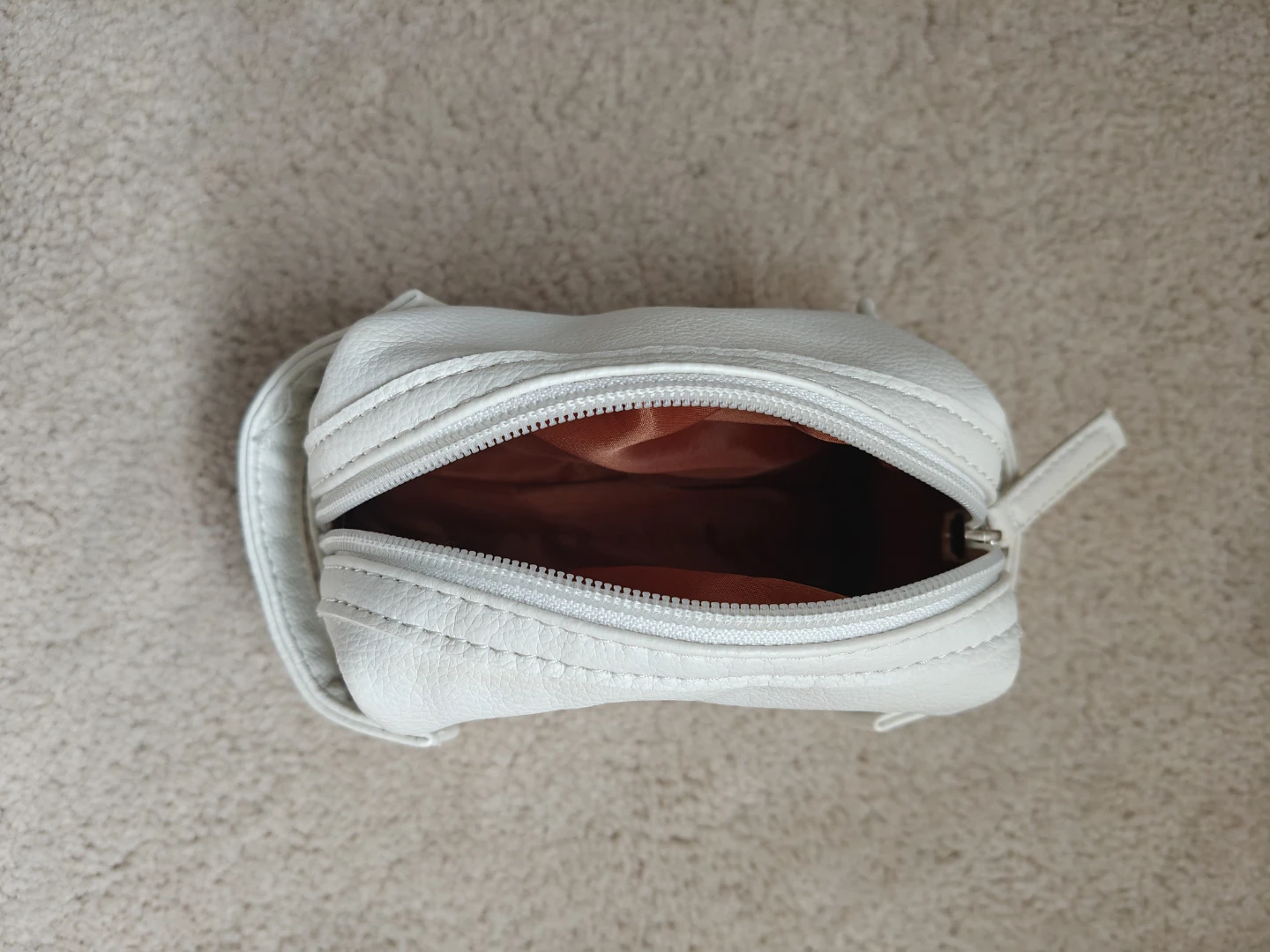 White Cosmetic Bag with Pouch - photo 3