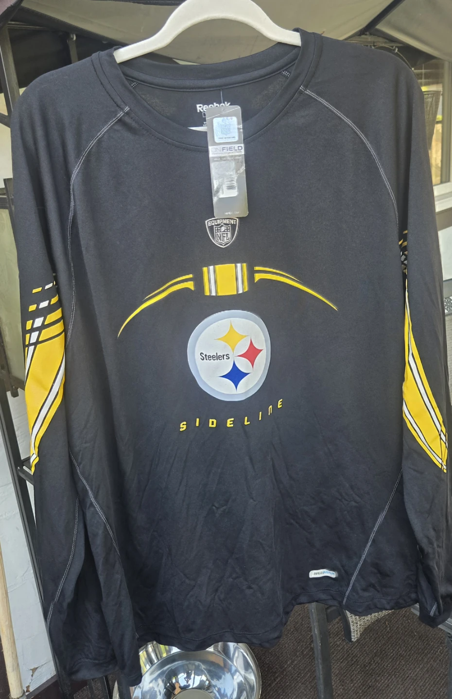 Men's NWT Pittsburgh Steelers Sideline long-sleeve shirt. XL.