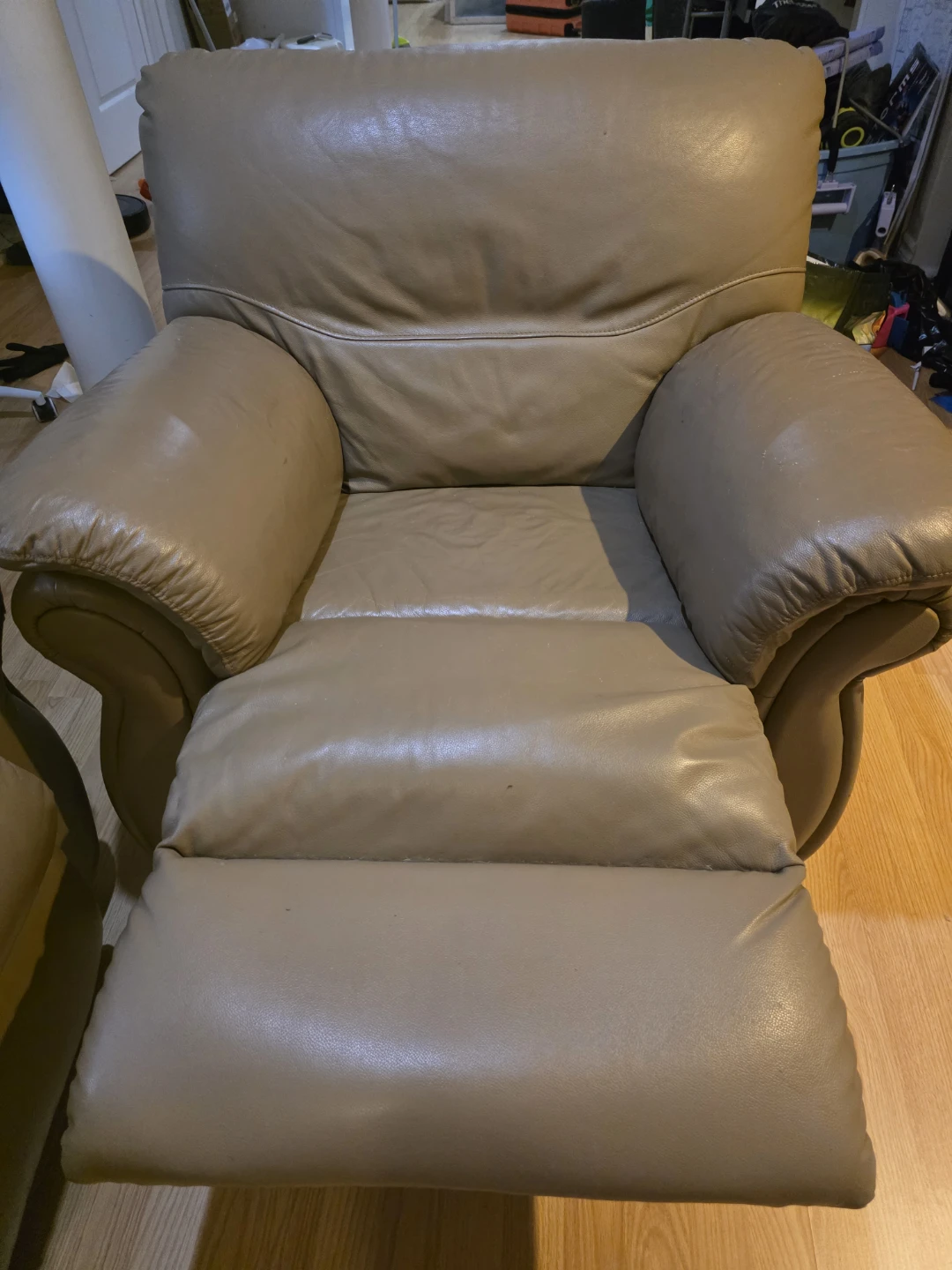 Tan Leather Recliner Sofa. 3 pcs sofa, arm chair , and loveseat. - photo 4