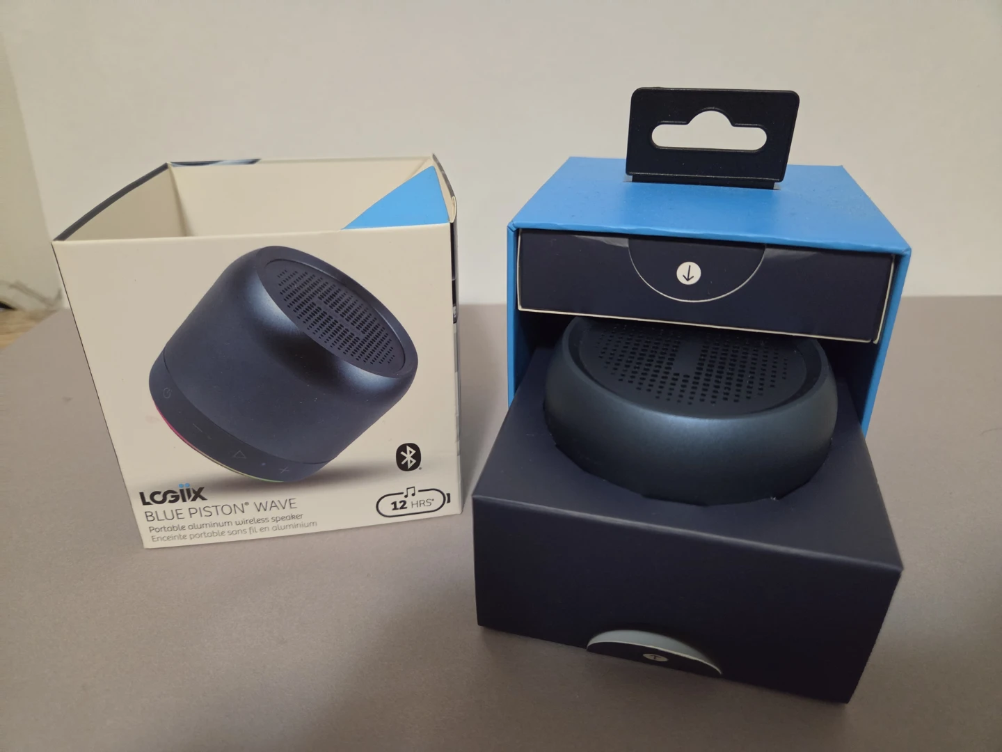 LOGIIX BLUE PISTON WAVE Portable Aluminum Wireless Speaker