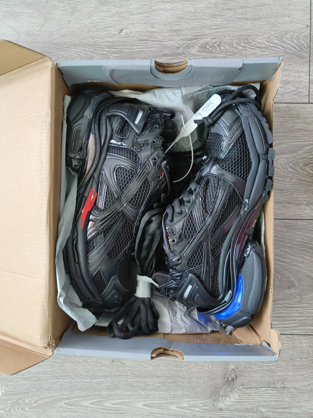 Balenciaga runner led