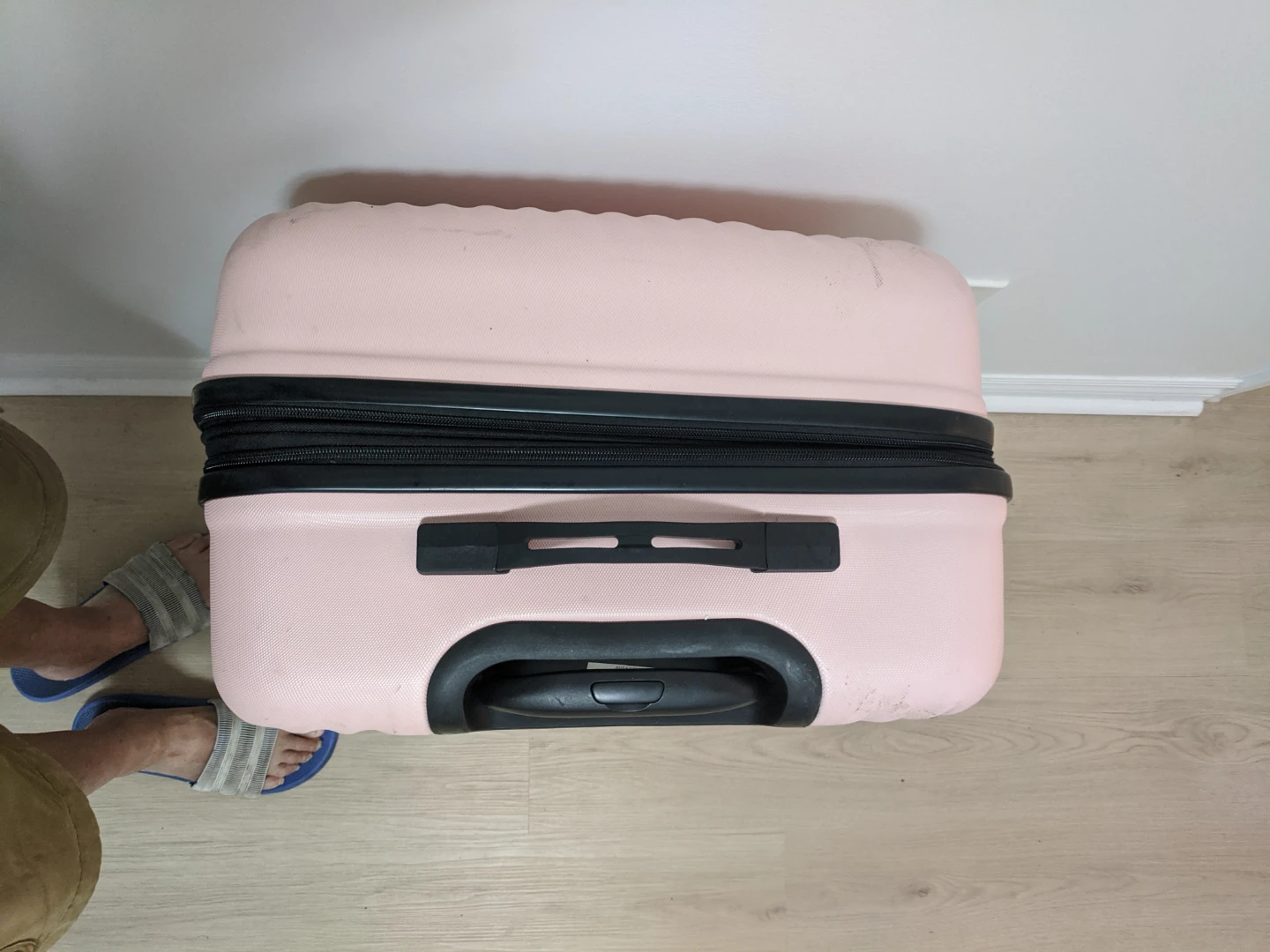 Pink Hardshell Spinner Luggage - photo 4