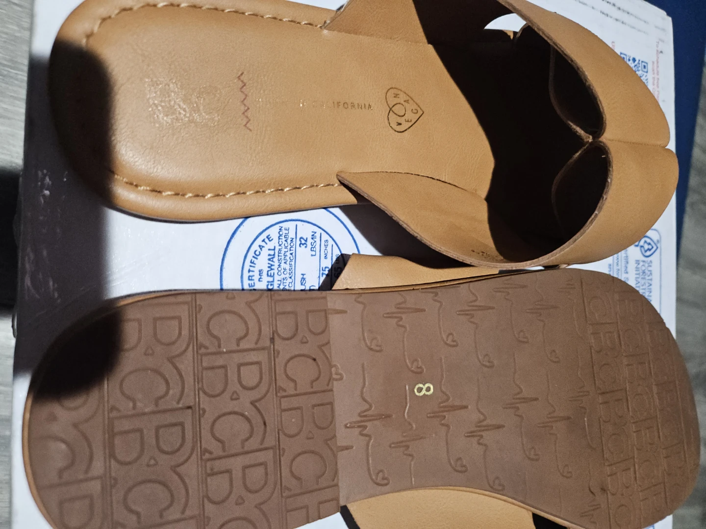BCI "California" Tan Faux Leather Slide Sandals Size 8 - photo 4