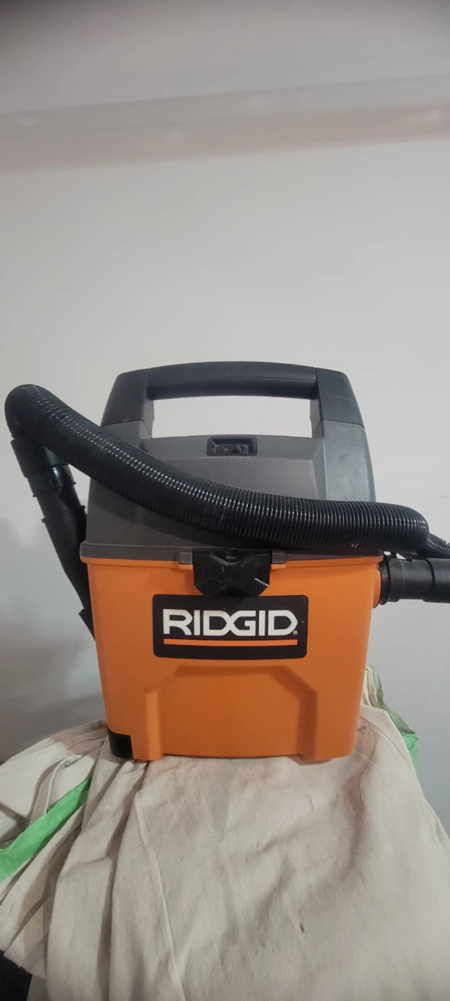 RIDGID 3.5 Peak HP Wet/Dry Vac