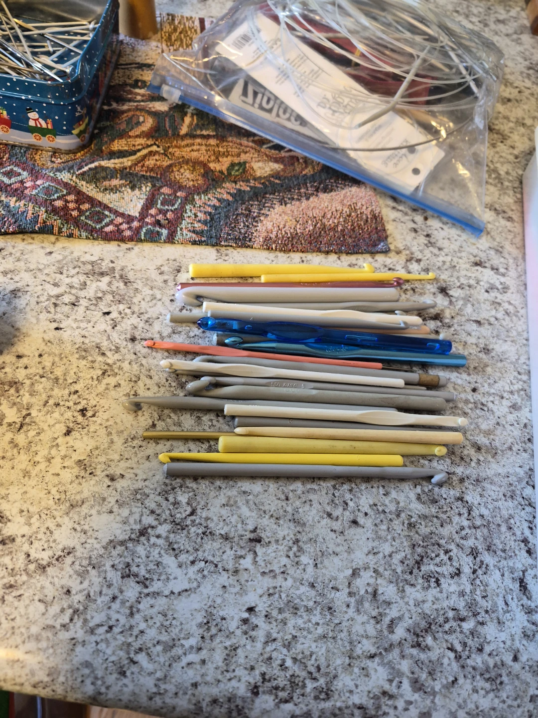 Knitting and crocheting - photo 4