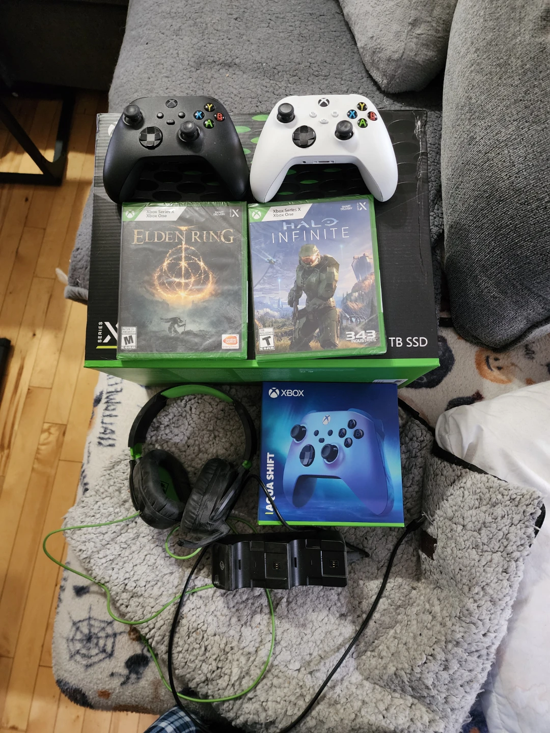 Xbox Series X (barely used)