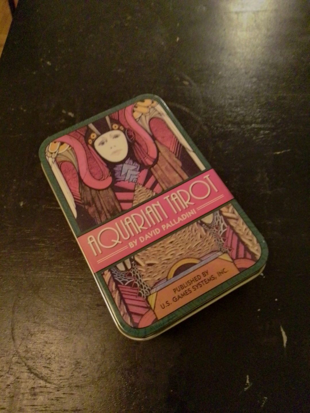 Like New Aquarian Tarot Deck Tin included