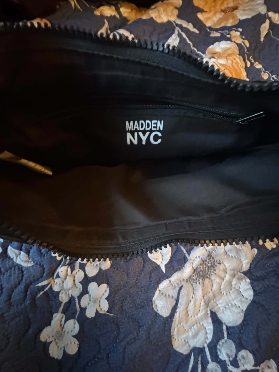 Madden NYC Black Shoulder Bag - photo 2