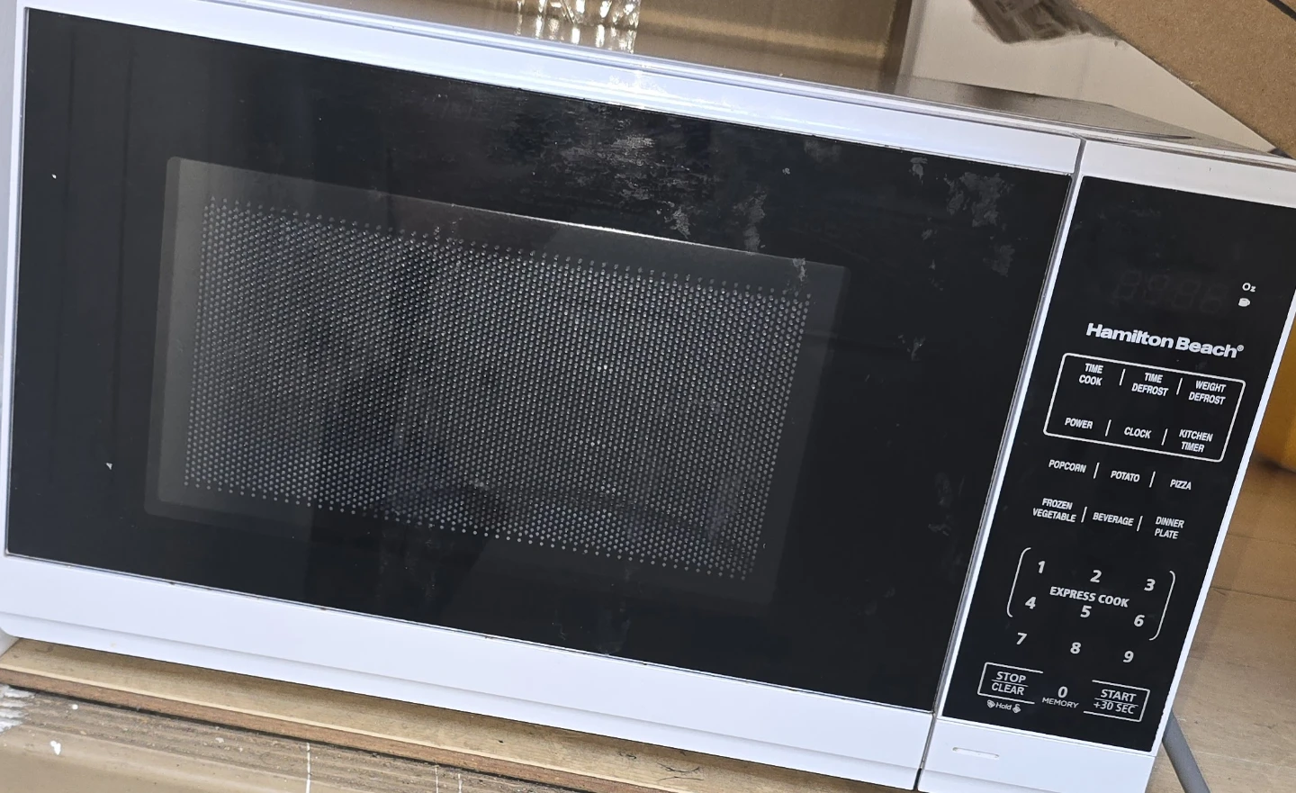 Hamilton Beach Microwave – Like New (Used Only 2 Months)